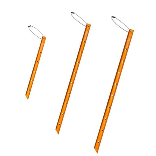 Das Bild zeigt drei orange Climbing Technology Snow Anchor Firnanker nebeneinander in 50cm, 80cm und 100cm Länge.