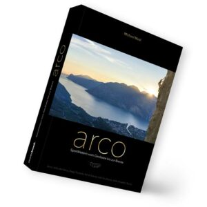 Das Bild zeigt das schwarze Cover mit Fotoo vom Kletterführer Gardasee von routebook.